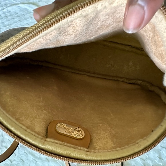 Vintage Gucci Crossbody - Picture 8 of 14